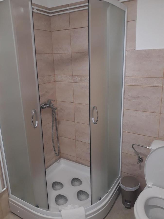 Rita Apartman & Studio 兹雷尼亚宁 外观 照片