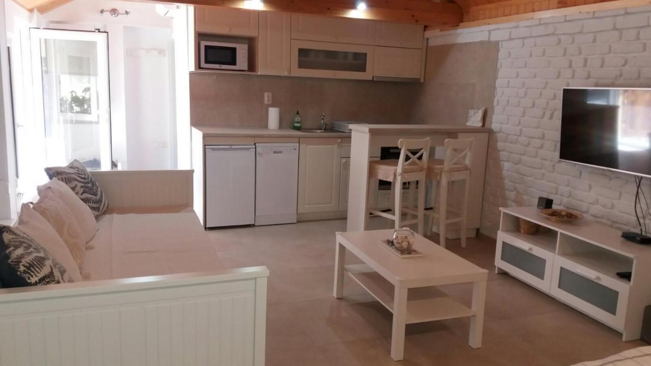 Rita Apartman & Studio 兹雷尼亚宁 外观 照片