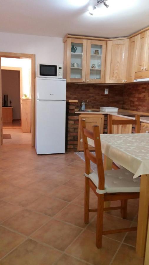Rita Apartman & Studio 兹雷尼亚宁 外观 照片